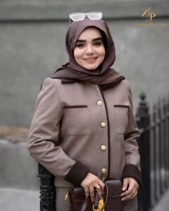 کت و شلوار زمستانی زنانه؛ راهنمای انتخاب پارچه، برش و رنگ 3 ست کت و شلوار زنانه فوتر موهر سزان