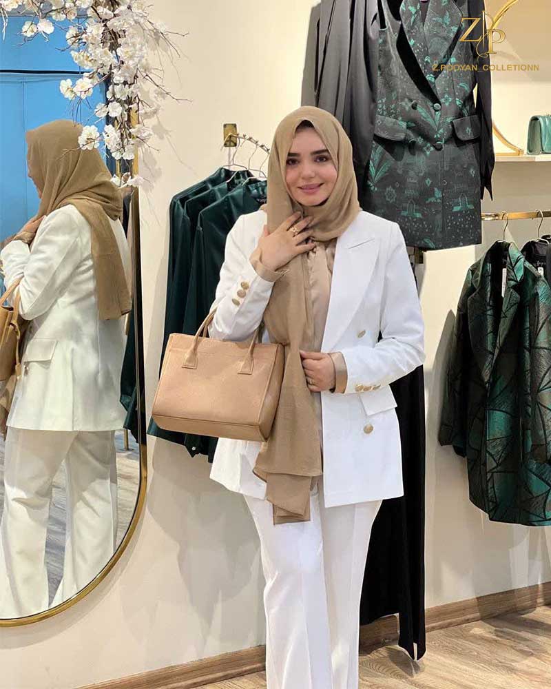 سفید ابری؛ رنگی که استایل زنانه ۱۴۰۴ را آرامتر و شیکتر میکند 6 morvarid3