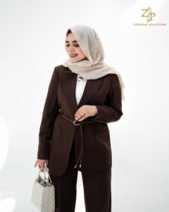 مدل خوب یا پارچه خوب؟ کدام واقعاً مهمتر است؟ 2 کت و شلوار زنانه کمردار کرپ موناکو