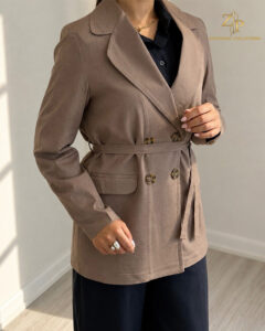 از قهوهای دهه ۷۰ تا موکای امروز؛ چرا این رنگ هیچوقت از مد نمیافتد؟ 6 katia coat
